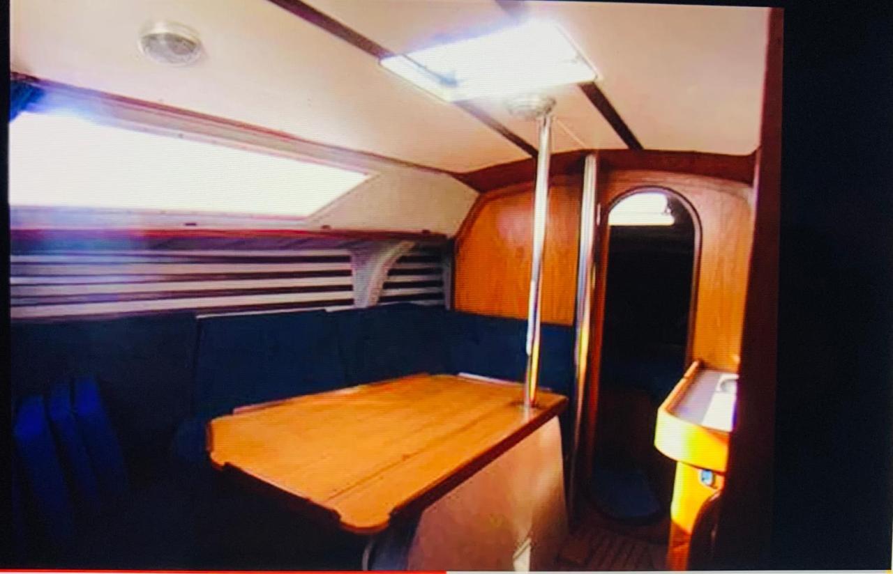 Cosy Sailing Boat Glamping On The River In * Sandwich